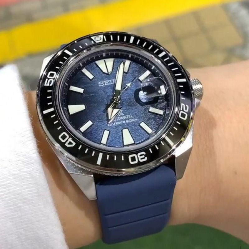 FREE SHIPPING + FREE GIFTS] SEIKO PROSPEX SRPF79K1 SAMURAI MANTA RAY SAVE  THE OCEAN GENT'S WATCH, Luxury, Watches on Carousell