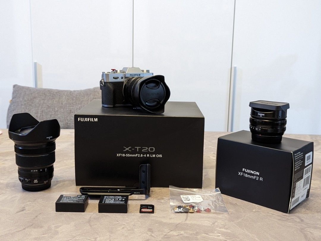 Fujifilm XT20 XT20 Mirrorless digital camera with Fujinon XF 1855mm