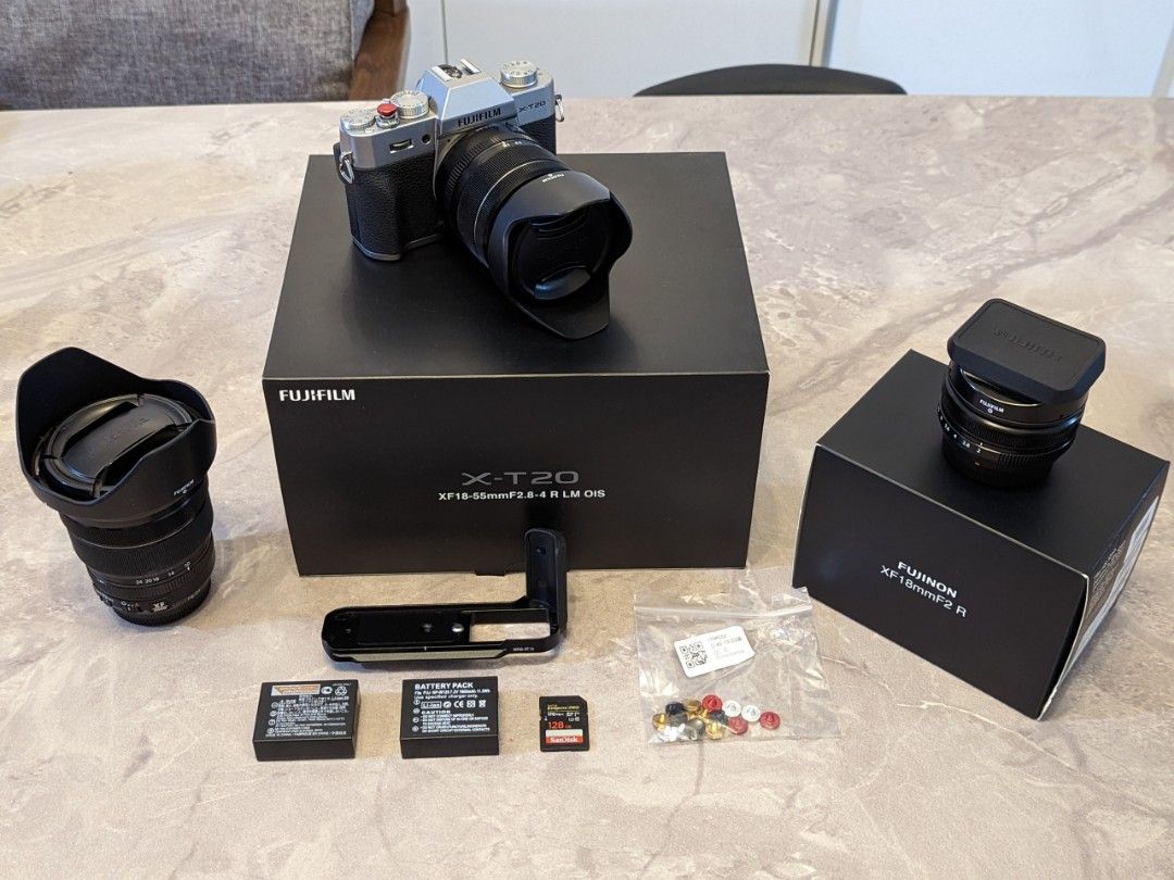 Fujifilm XT20 XT20 Mirrorless digital camera with Fujinon XF 1855mm