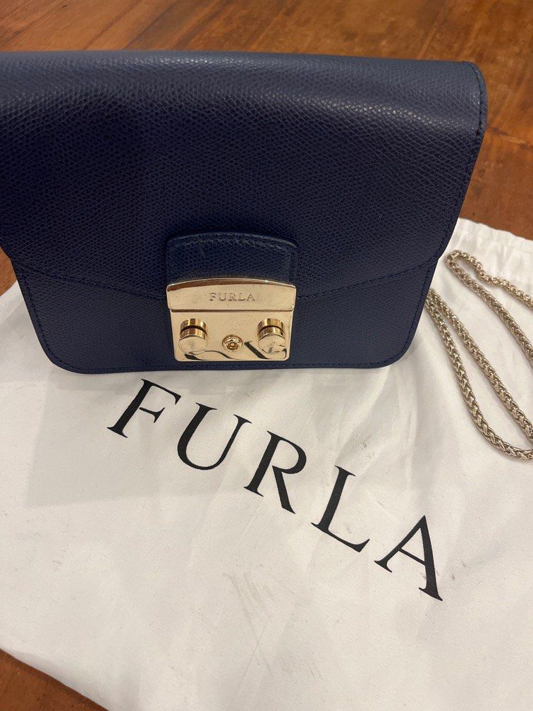 Furla discount metropolis price