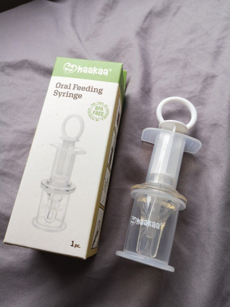 https://media.karousell.com/media/photos/products/2022/12/19/haakaa_oral_feeding_syringe_1671438356_1e174e3e_progressive.jpg