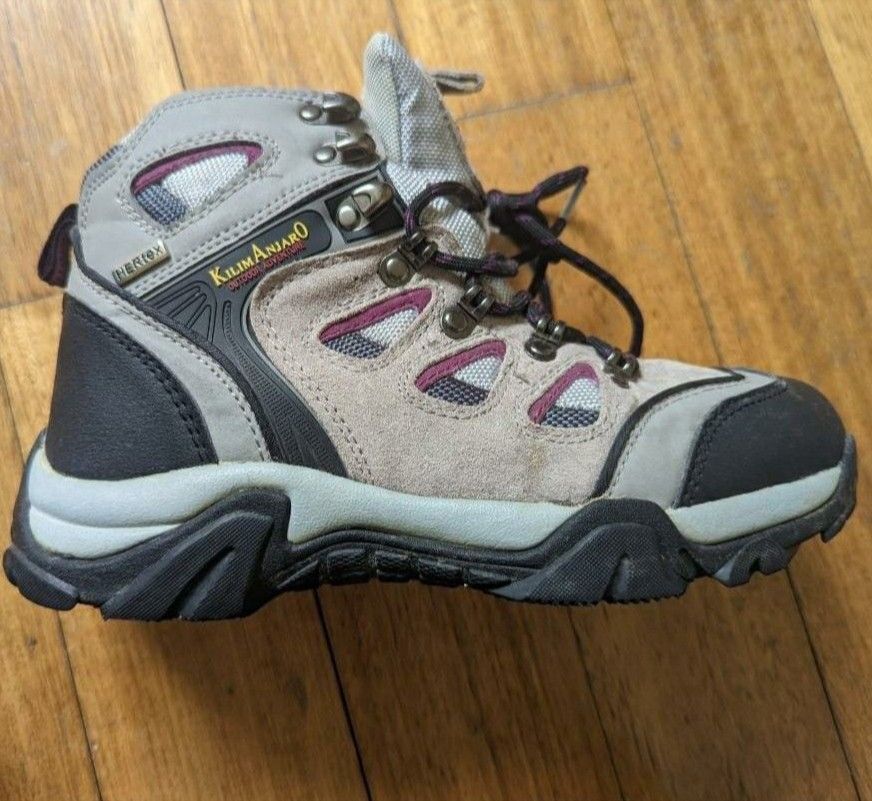Hiking boots Kathmandu, Women's Fashion, Footwear, Boots on Carousell
