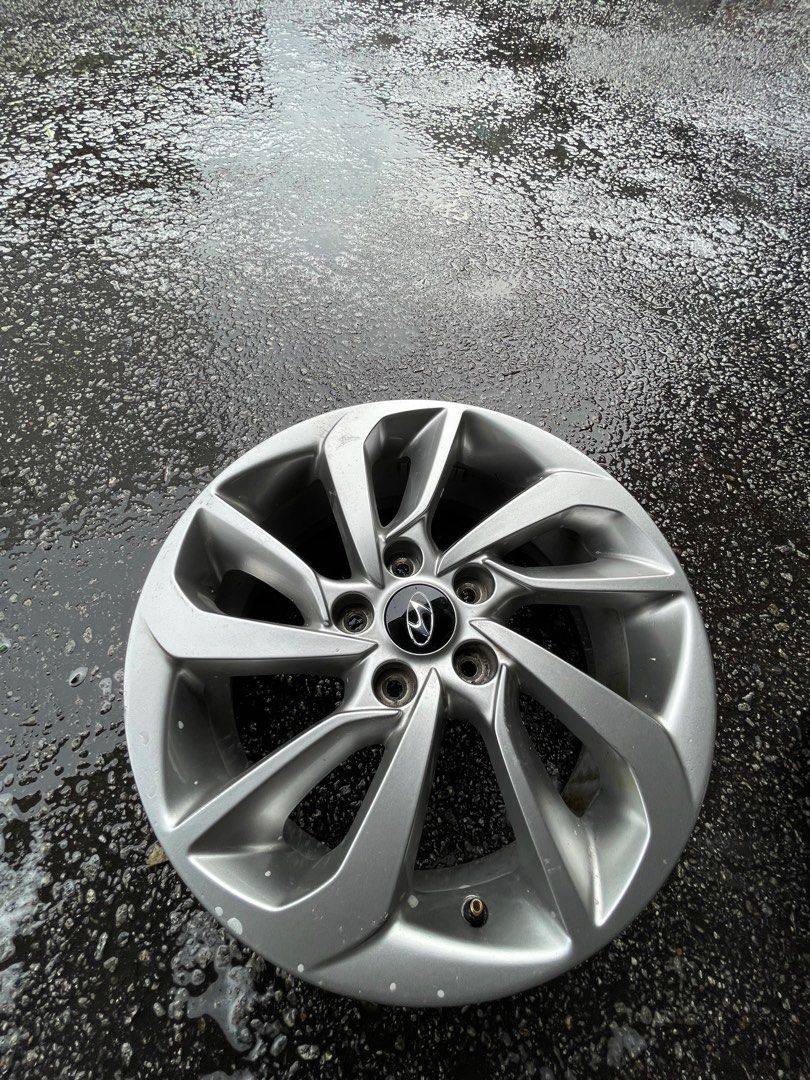 Hyndai Tuscon Original Sport Rims 17 inches, Car Accessories, Tyres ...