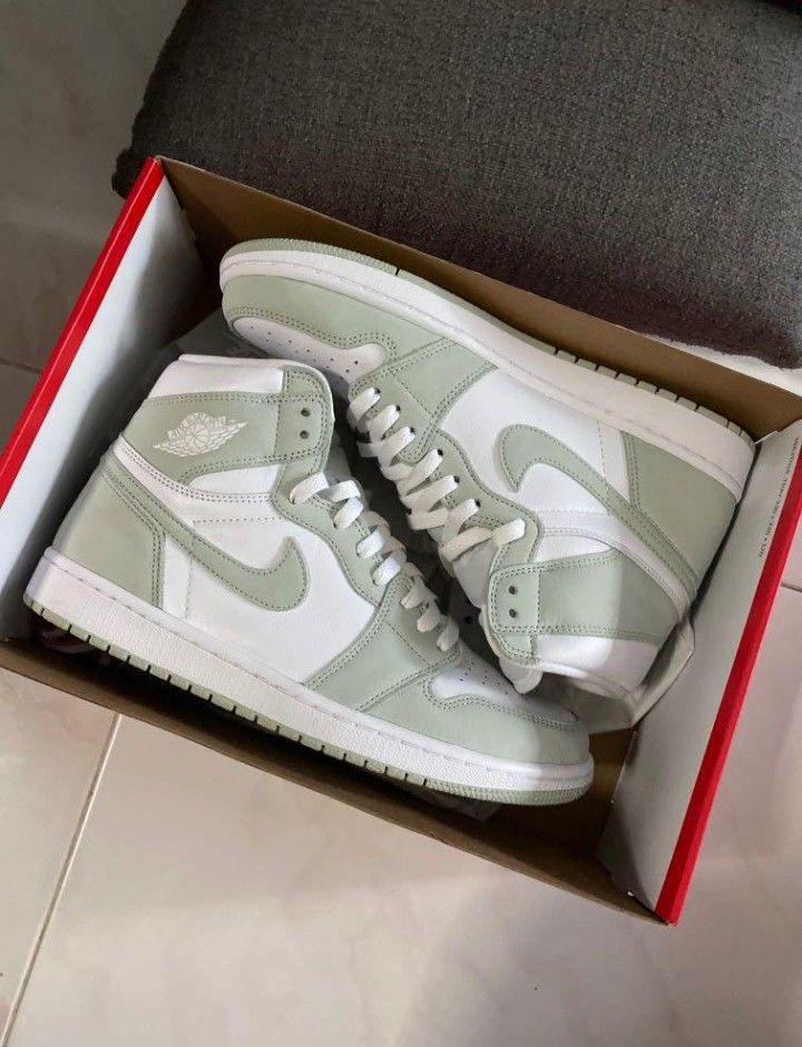 seafoam jordan 1 shirt