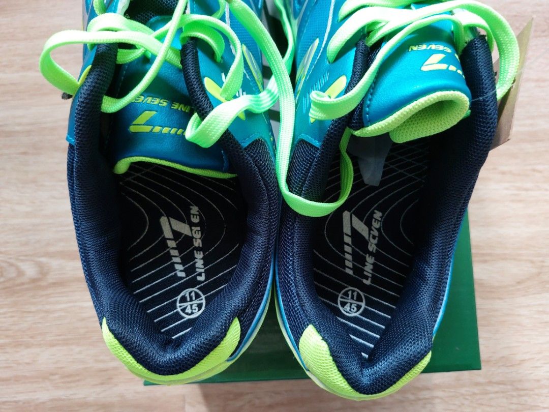Royal blue top turf shoes