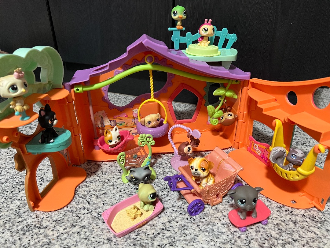 Littlest pet shop houses store