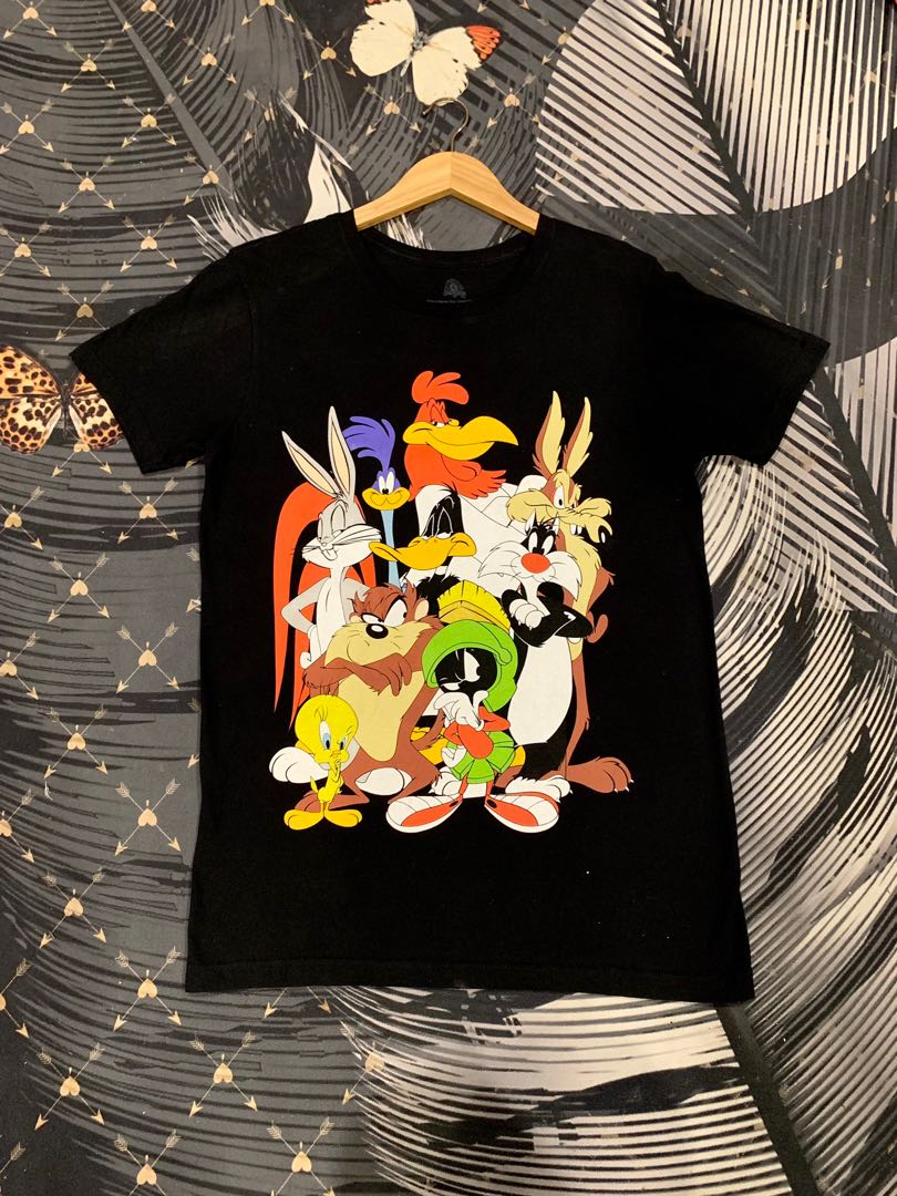 Looney Tunes, Men's Fashion, Activewear on Carousell