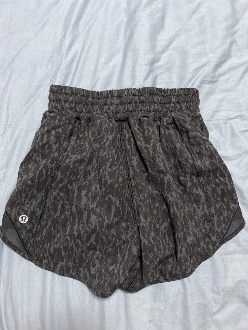Lululemon Hotty Hots 4 Inch, Women's Fashion, Activewear on Carousell