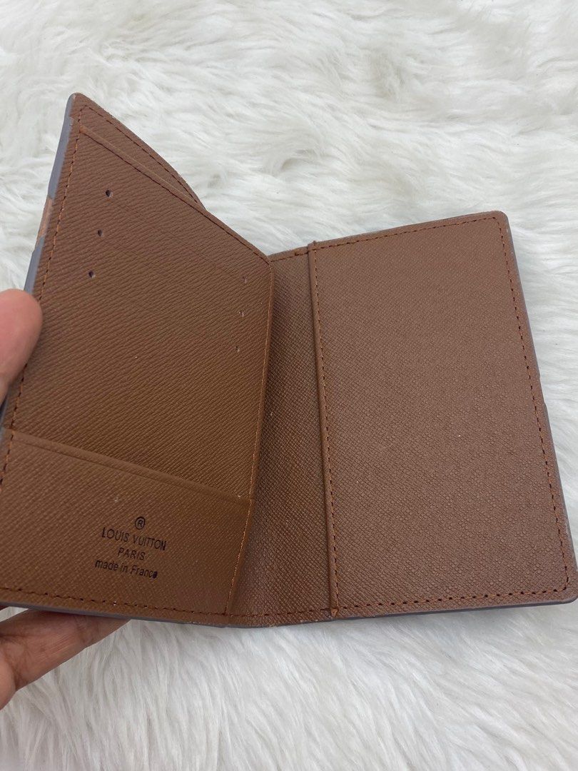 LV PASSPORT HOLDER ❤️ (Category: Luxury Bags & Wallets) located in Bacolod City. Submitted by chuchaystuffs (Listing ID 1204150873, Image 2). Description: Signs of use only wla po ako mkitang code po.