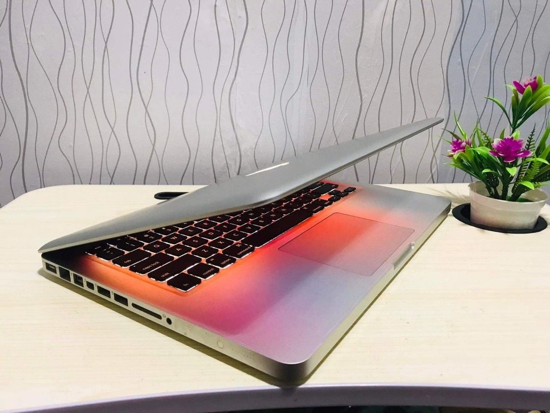 MacBook Pro (13-Inch, Mid 2012) 8GB 500 HDD Os HighSierra 5hrs ...