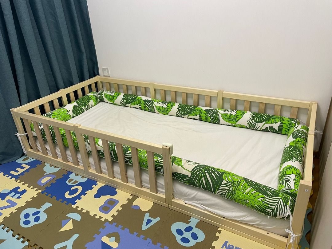 Montessori floor bed with mattress and bumpers