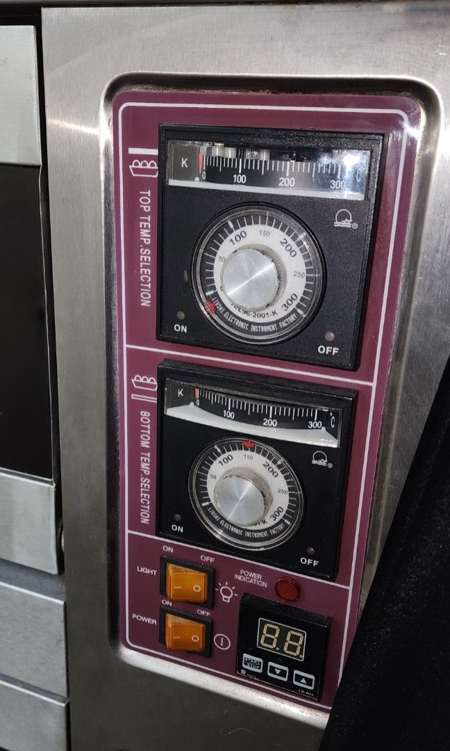 New 3 deck Double Tray Oven, TV & Home Appliances, Kitchen Appliances