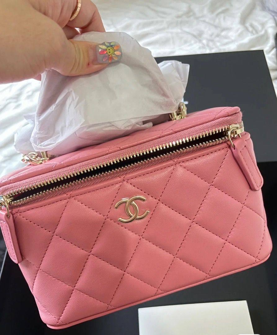 Chanel Elegant Chain Vanity Case, Luxury, Bags & Wallets on Carousell