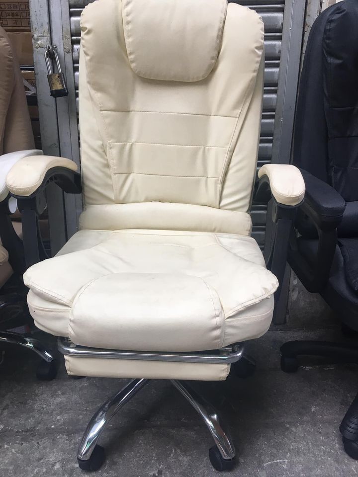 New Comfortable Office Chair (Category: Chairs) located in Manila. Submitted by affordshopz (Listing ID 1203993283, Image 2). Description: Brand New and QUALITY! Actual Picture posted :) OFFICE BOSS CHAIR STEEL BASE ✔️ Brand New ✔️ With Footrest ✔️ High Quality Materials ✔️ With Massager ✔️ STEEL BASE ✔️ Color Avail: BLACK, PINK, BROWN, KHAKI, 𝕄𝕠𝕣𝕖 𝕒𝕗𝕗𝕠𝕣𝕕𝕒𝕓𝕝𝕖 𝕒𝕟𝕕 𝕢𝕦𝕒𝕝𝕚𝕥𝕪 𝕚𝕥𝕖𝕞𝕤? 𝑽𝒊𝒔𝒊𝒕 𝒂𝒇𝒇𝒐𝒓𝒅𝒔𝒉𝒐𝒑𝒛 𝐍𝐎𝐖