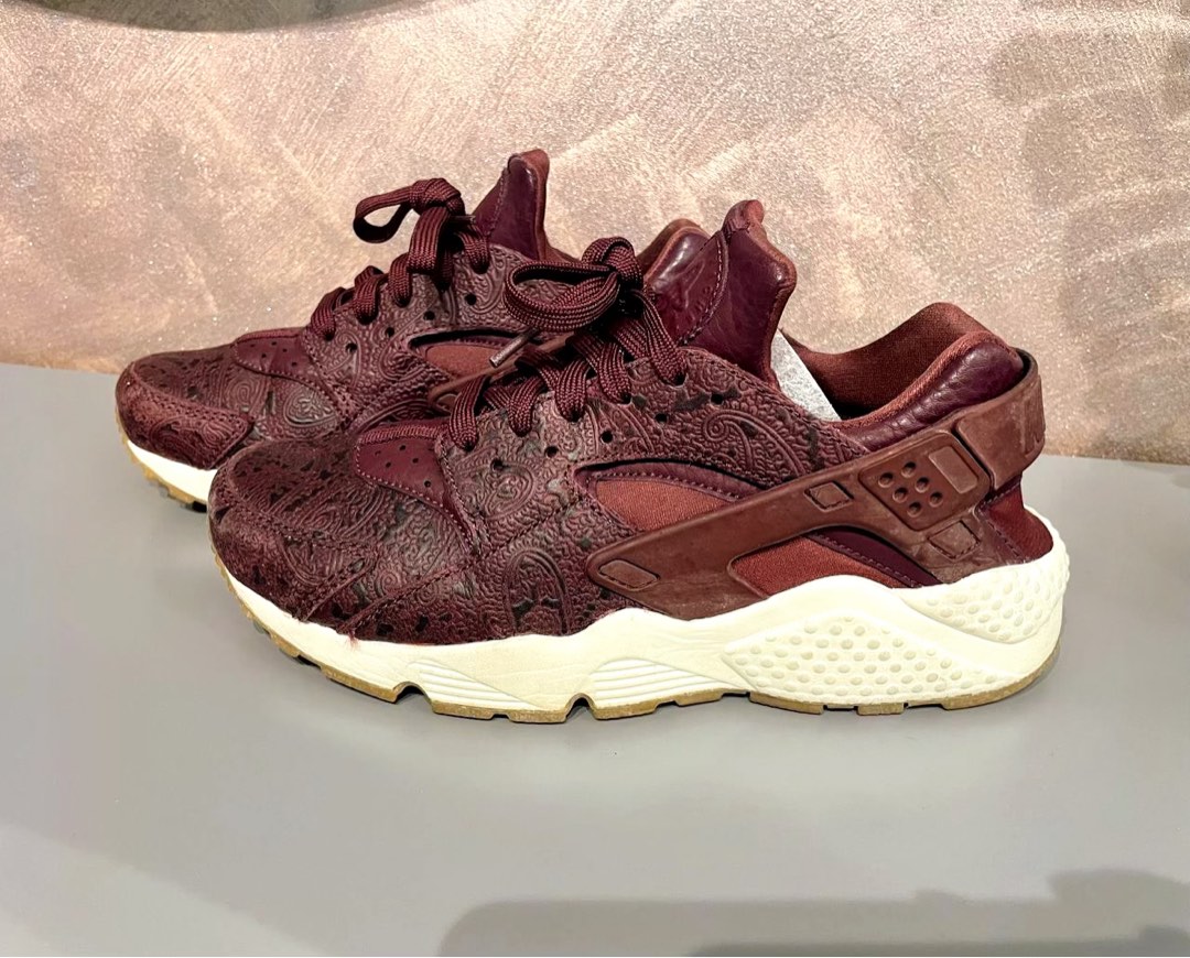Burgundy huaraches discount