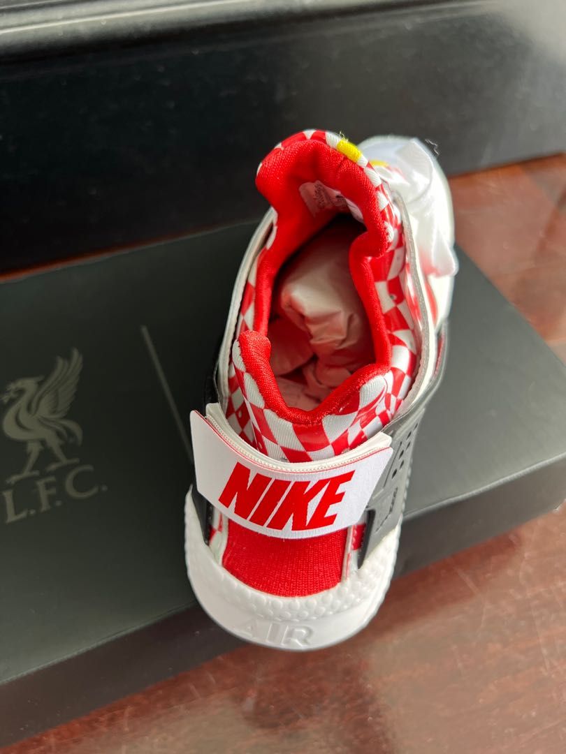 Nike air huarache lv supreme store