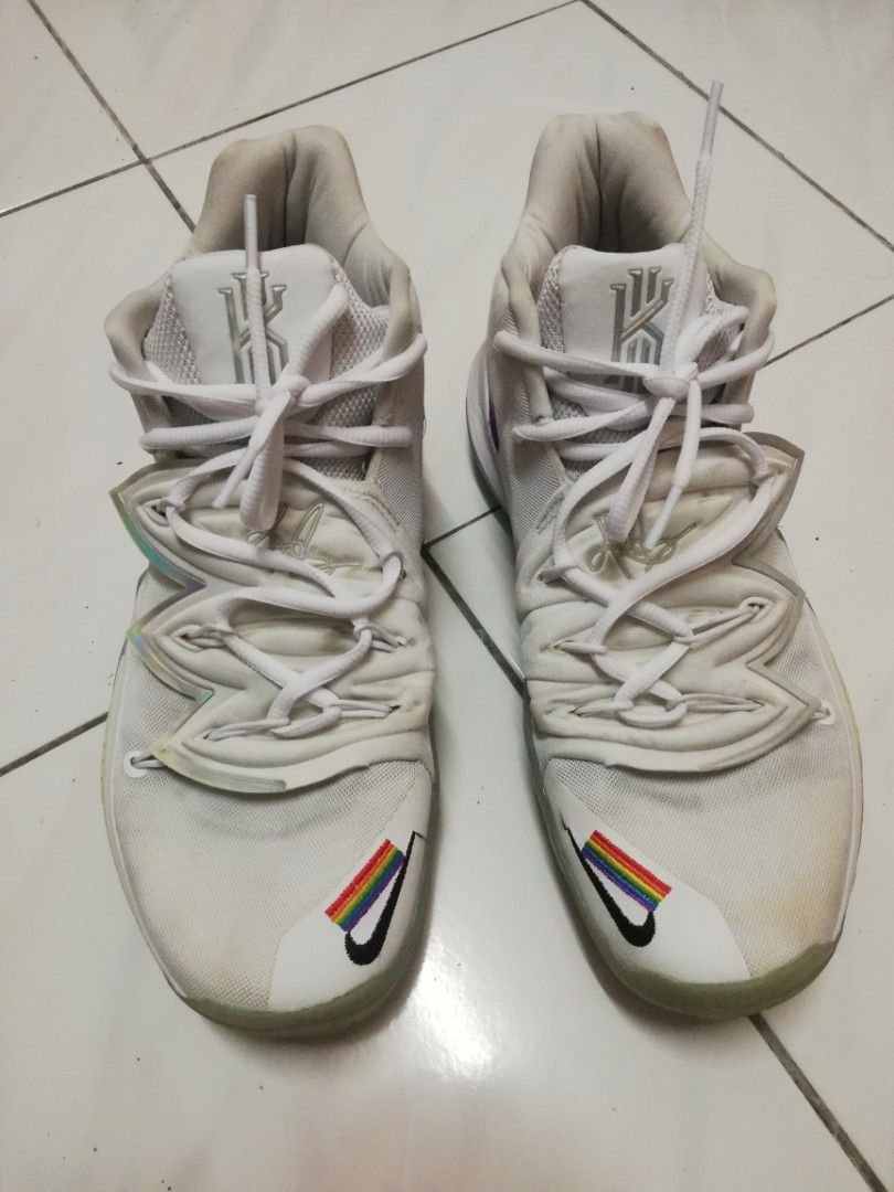 Kyrie deals 1 rainbow