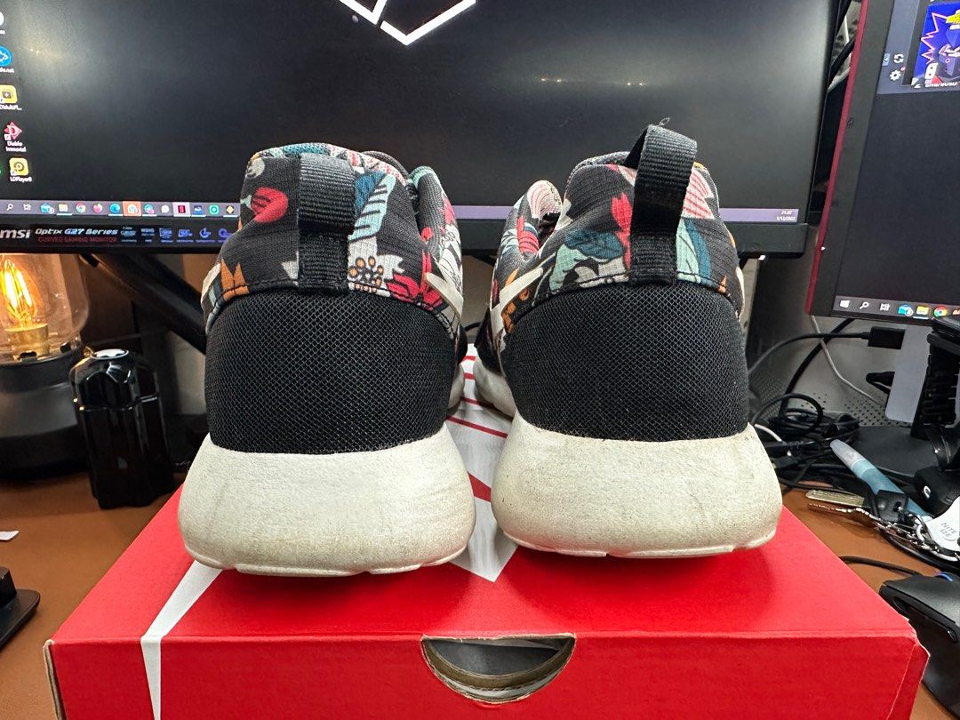 Nike Roshe Run black Floral Aloha US 10 Carousell