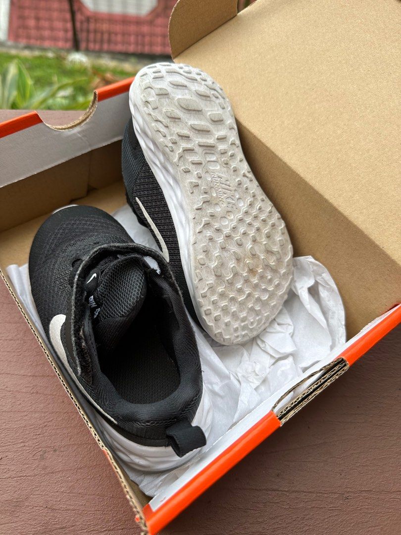 infants nike shoes