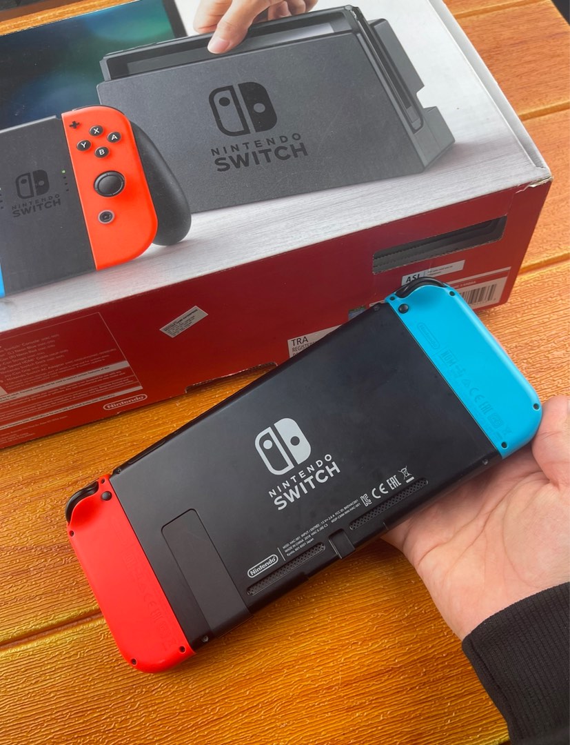 Nintendo Switch V1 Fullset + Fifa 2022, Video Gaming, Video Game