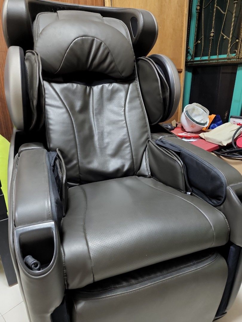 Osim massage chair udivine, Health & Nutrition, Massage Devices on