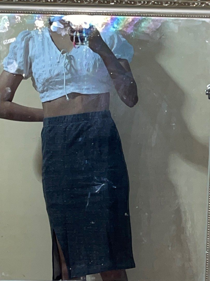 Pencil Skirt (Category: Skirts) located in San Marcelino. Submitted by ksooos (Listing ID 1204077346, Image 1). Description: 🥝 used twice 🥝 can fit up to s rfs: decluttering.