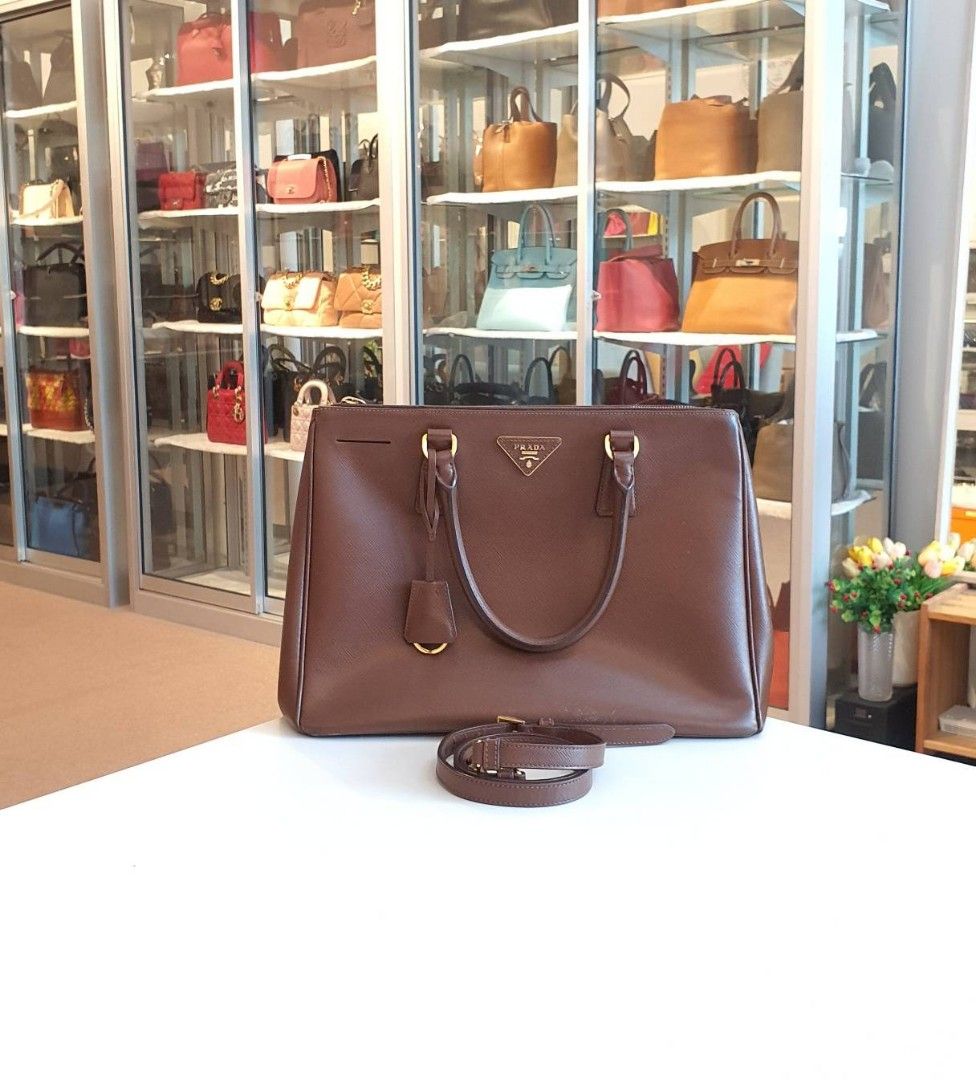 Chocolate shop prada bag