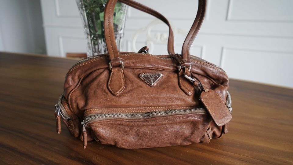PRADA Embossed Logo Leather Boston bag Handbag Beige Vintage Old g78dhz