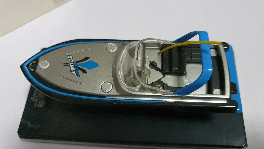 Remote controlled boat, Hobbies & Toys, Toys & Games on Carousell