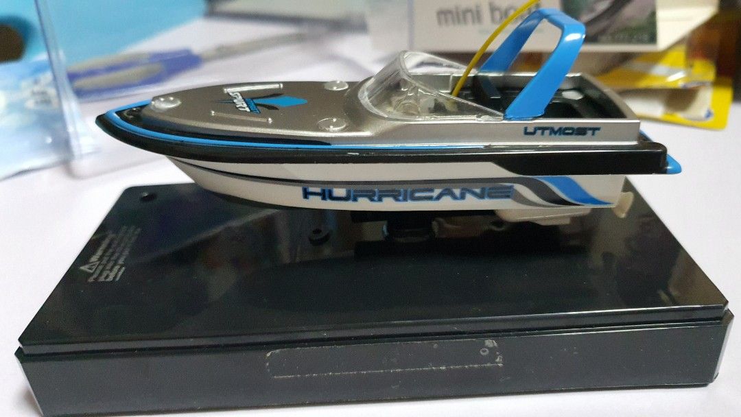 Remote controlled boat, Hobbies & Toys, Toys & Games on Carousell