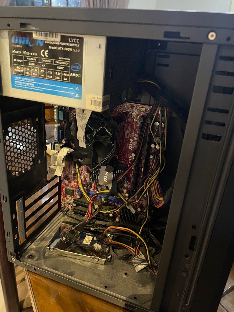 Scrap PC (Category: Desktops) located in Taguig. Submitted by edp446 (Listing ID 1204166569, Image 2). Description: Scrap PC Issue: no boot Core 2 duo e7400 4GB DDR2 RAM psu working well Case working well.