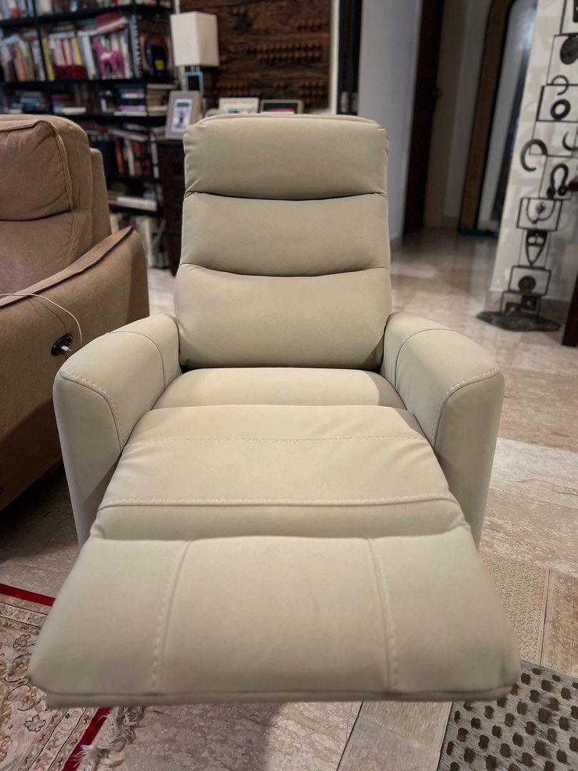 SingleSeater Plush Recliner Armchair [Sacrifice Sale], Furniture
