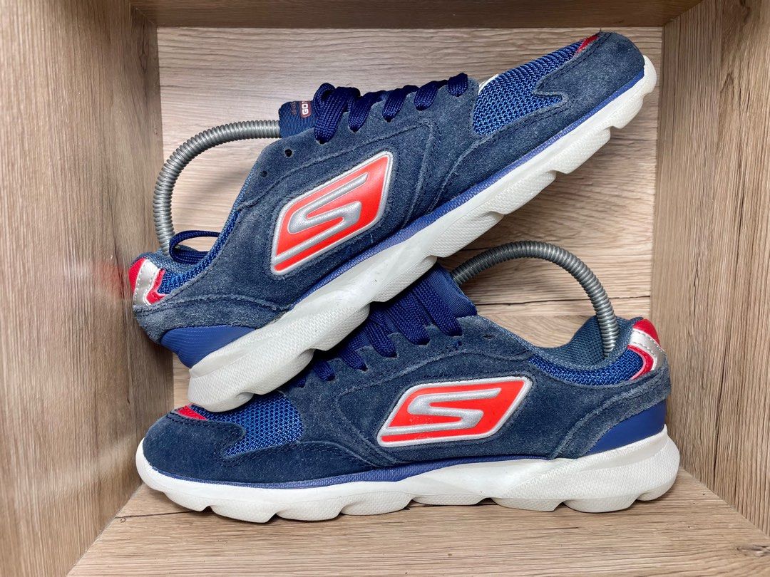 skechers go run victory Men s Fashion Footwear Sneakers on Carousell
