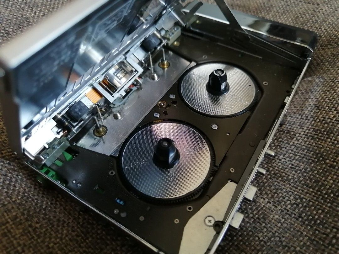 Sony Walkman WM-B53 Sports - Jaune - Pour Pièces / Réparation