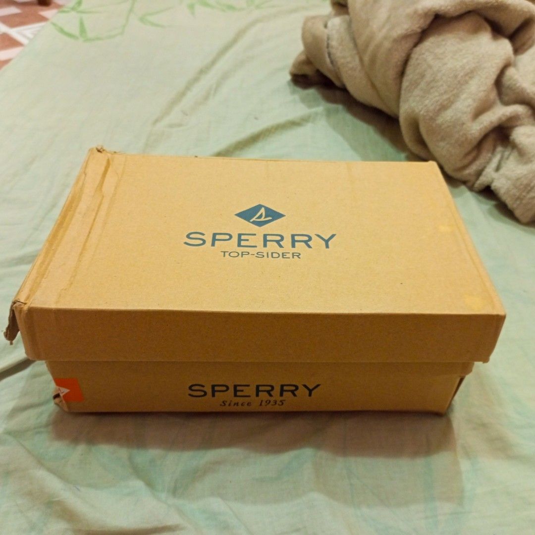 Sperry shoe box top