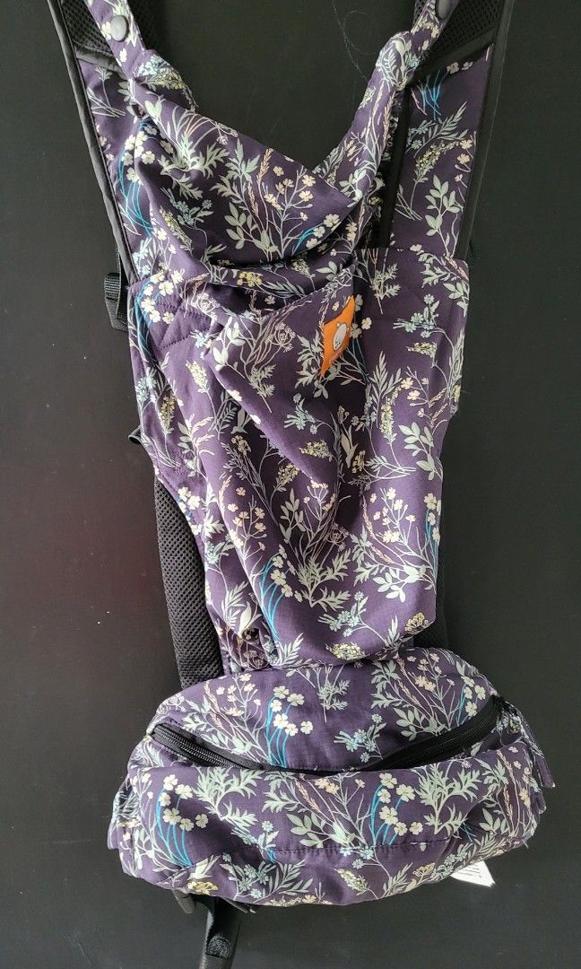 Tula lite compact carrier + hip pouch, Babies & Kids, Going Out