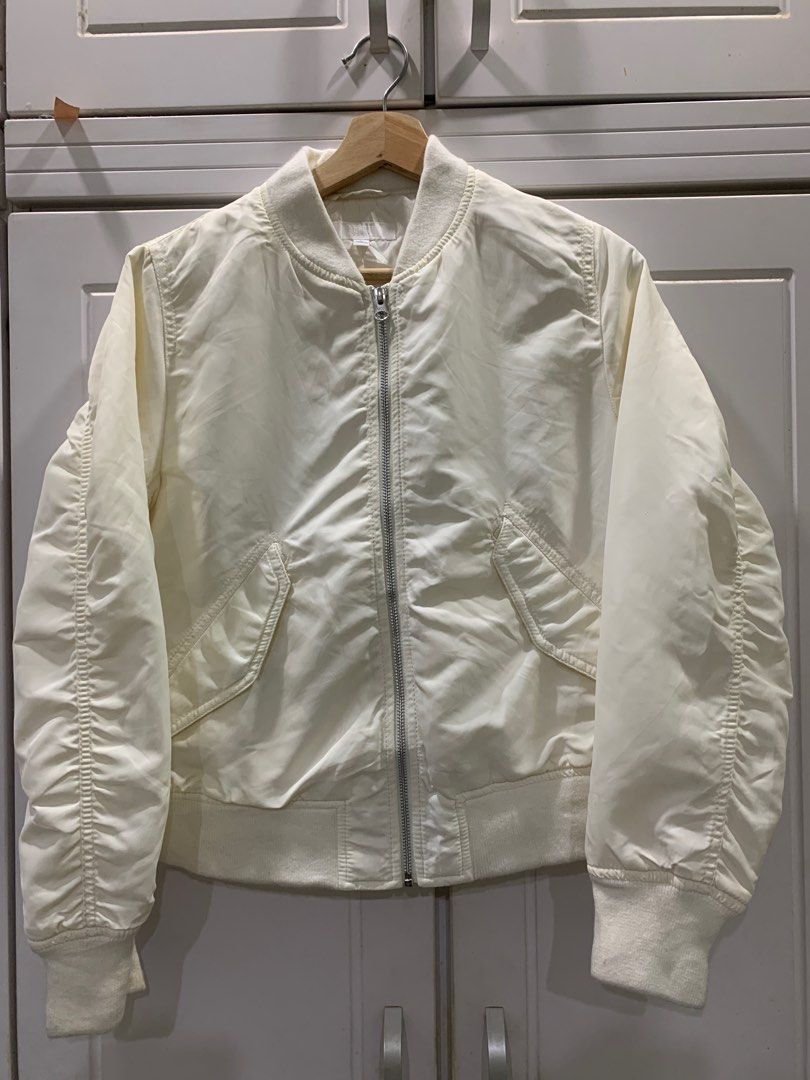 Uniqlo white jacket 2025