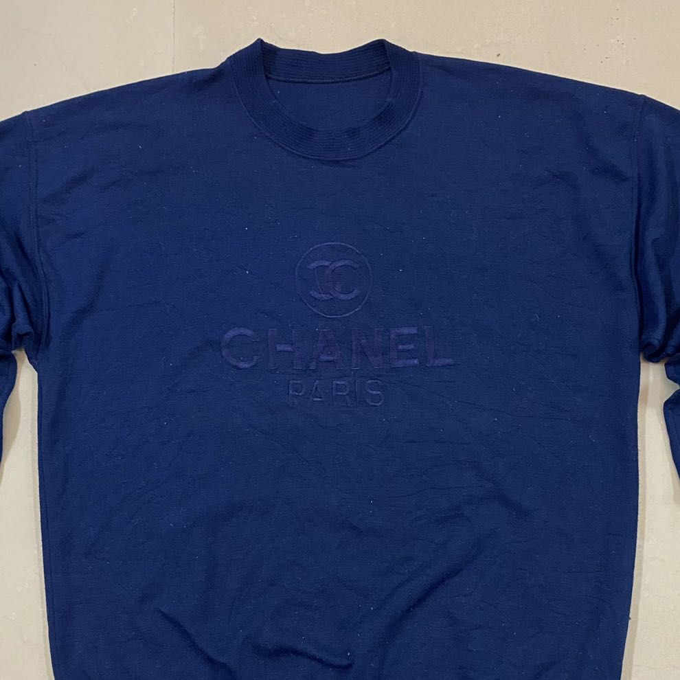 Vintage Bootleg Chanel Sweatshirt Embroidered Logo, Men's Fashion, Tops &  Sets, Hoodies on Carousell