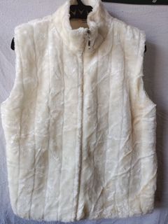 (Category: ) located in . Submitted by Windbreaker (Listing ID 1203992636, Image 1). Description: .