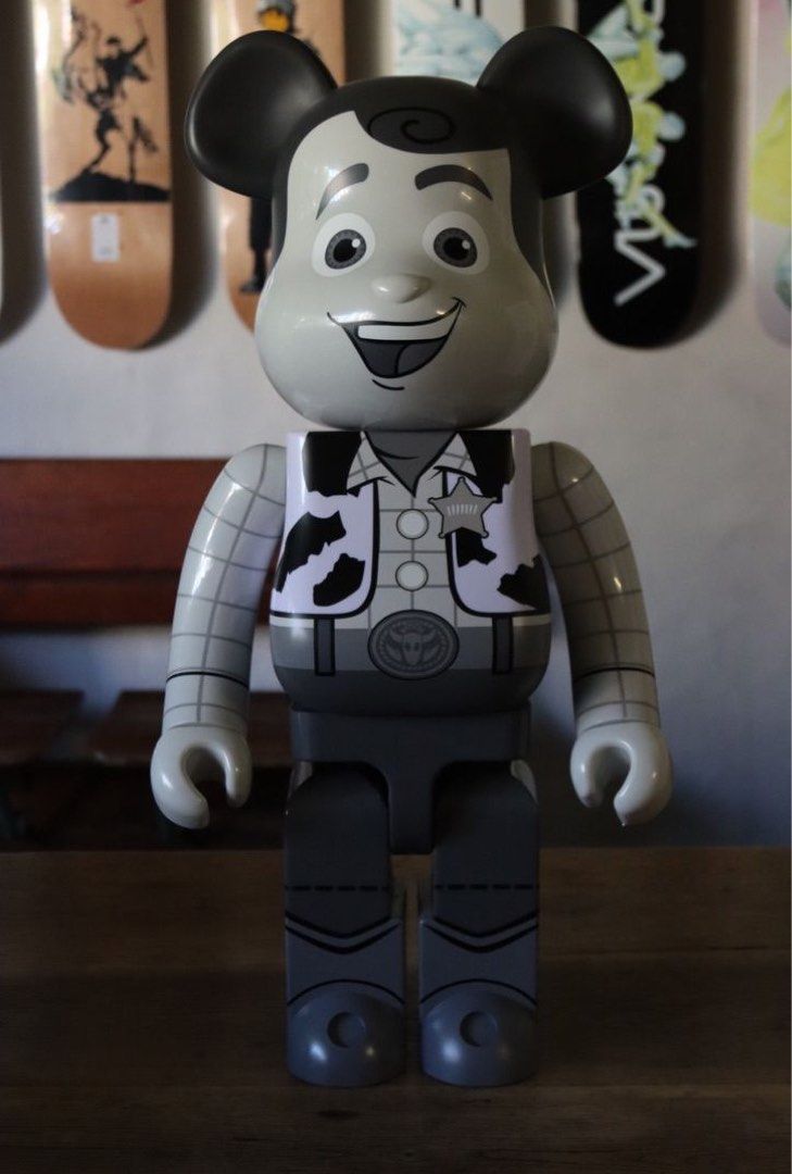 WOODY BEARBRICK 1000% B&W VER., 興趣及遊戲, 玩具& 遊戲類- Carousell