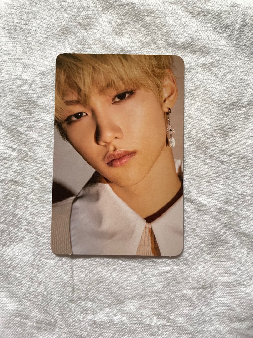 wts) stray kids felix yellow wood photocard, Hobbies & Toys