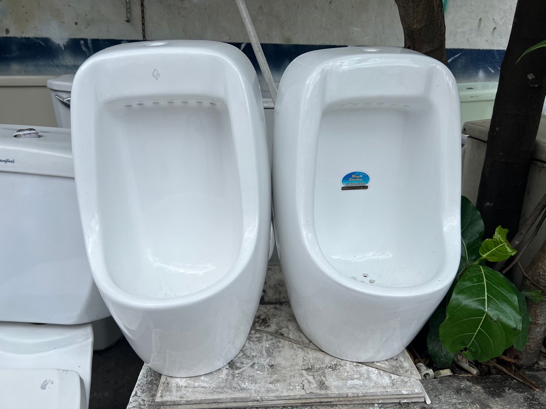 2nd Hand Urinal, Furniture & Home Living, Bathroom & Kitchen Fixtures