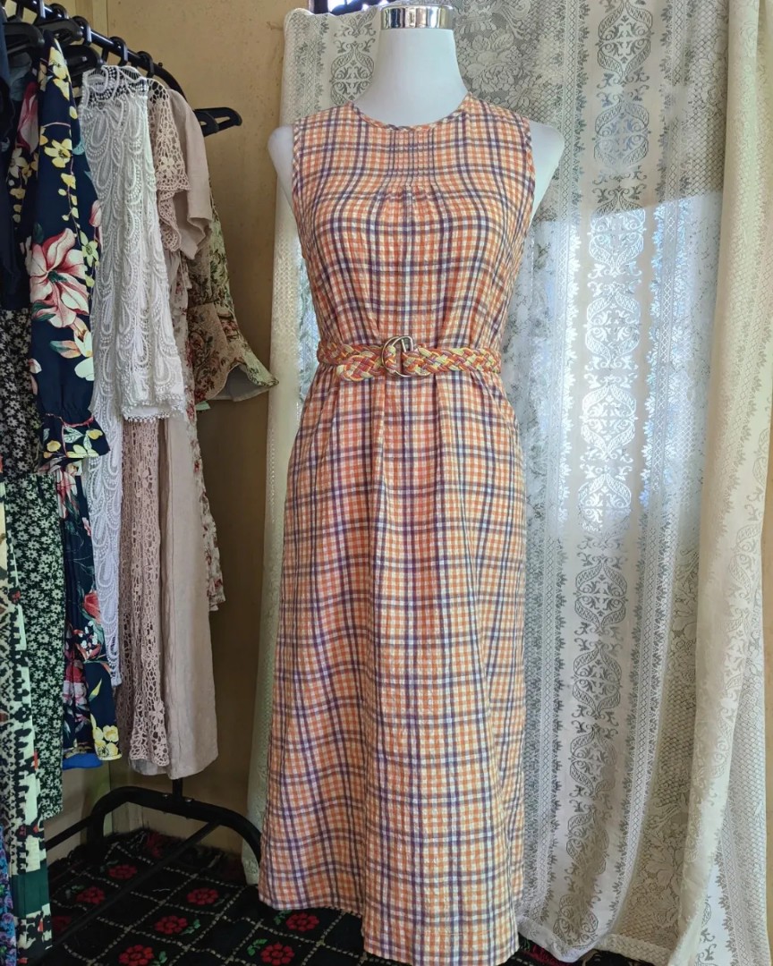 Retro checkered dress shop