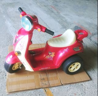 9成新 兒童電動摩托車 $1000 自取可議價