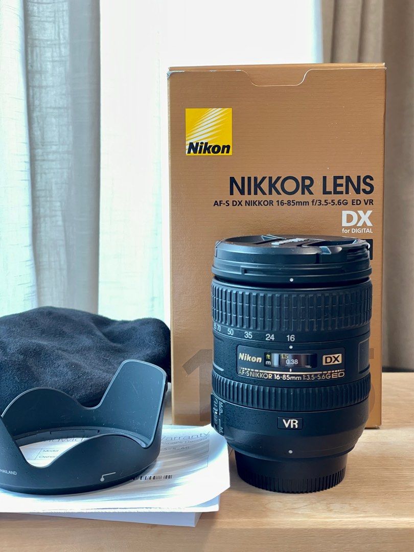 美品極新Nikon AF-S DX 16-85mm f/3.5-5.6G ED VR, 攝影器材, 鏡頭及
