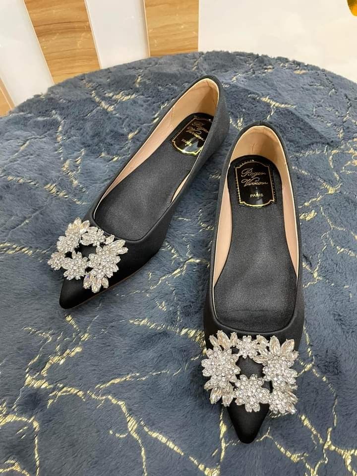 💜♥️ ROGER VIVIER Sin Crystal Buckle Pointed Flat Shoes Size EU 36 /  , Luxury, Sneakers & Footwear on Carousell