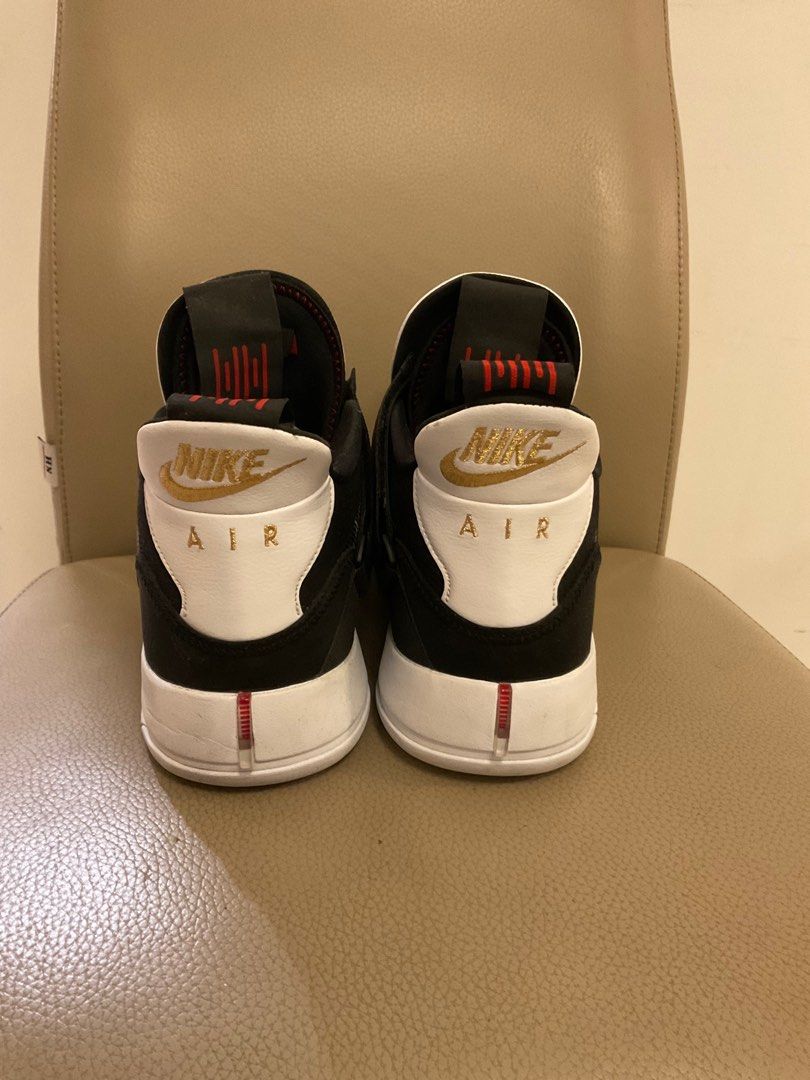 Jordan store 33 gold
