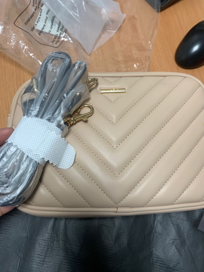 ORIGINAL Aldo sling bag (Category: Shoulder Bags) located in Pasig City. Submitted by lizzy_ph (Listing ID 1200545090, Image 1). Description: Brand New with tag (bought from Canada).