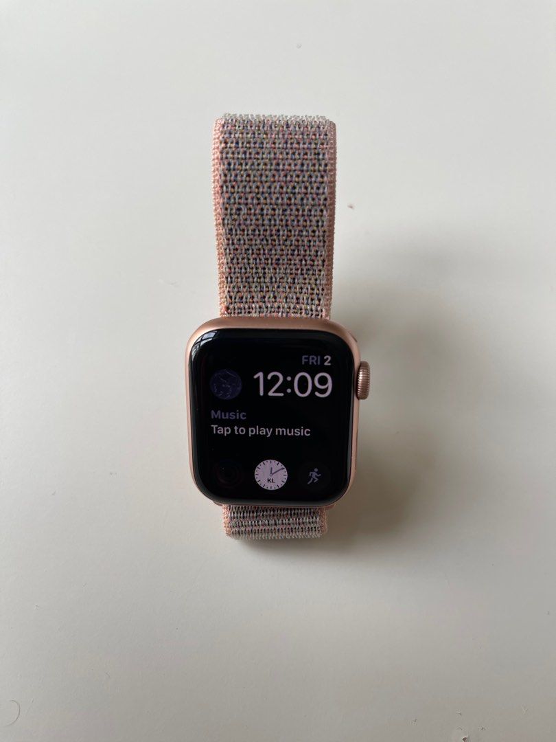 Apple watch series 4 gold aluminum shop pink sand sport loop