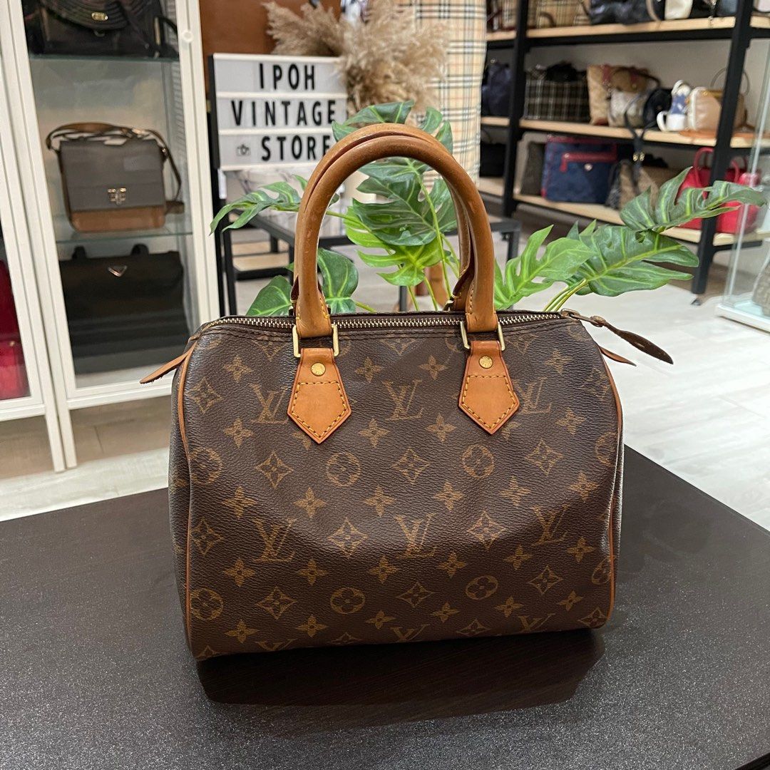 Fendi speedy 25, Luxury, Bags & Wallets on Carousell